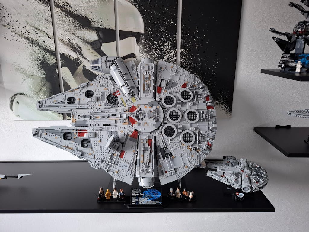 Display Stand for LEGO® Star Wars™ UCS Millennium Falcon (75192)