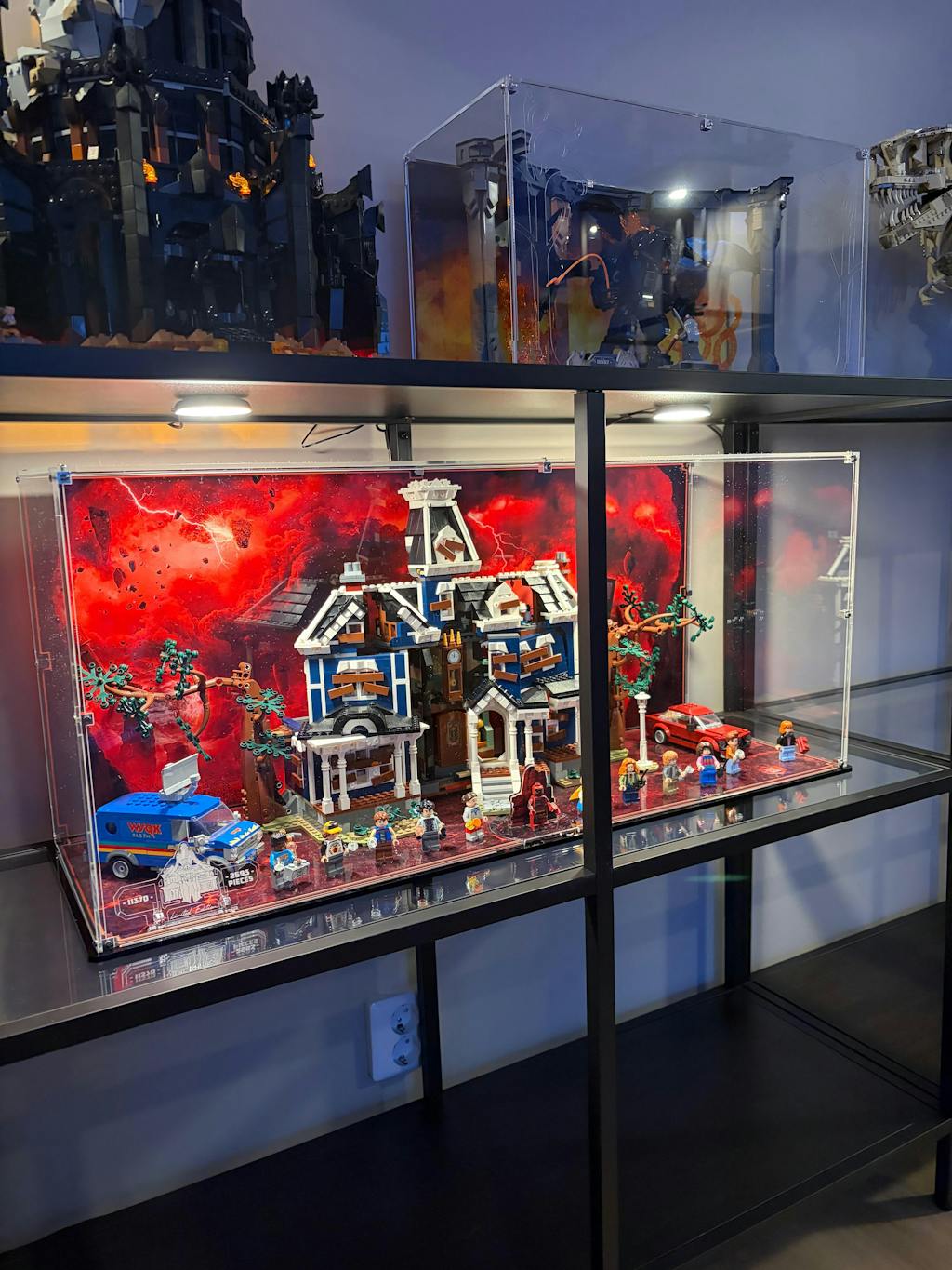 Limited Edition Display Case for LEGO® Icons: Stranger Things: The Creel House (11370)