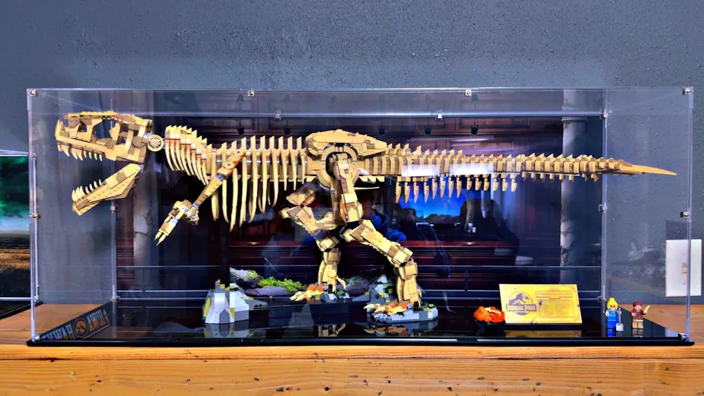 Display Case for LEGO® Jurassic Park: Dinosaur Fossils - Tyrannosaurus Rex (76968)
