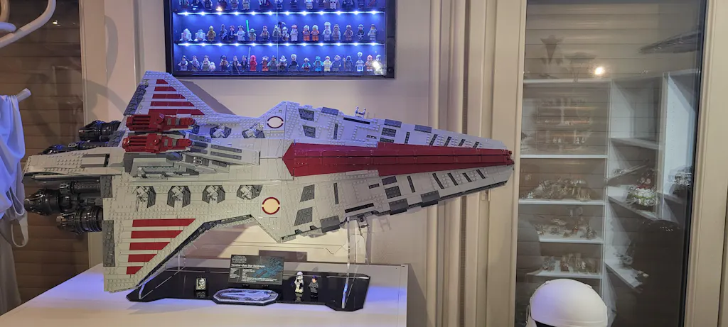 Display Stand for LEGO® Star Wars™ Venator-Class Republic Attack Cruiser (75367)