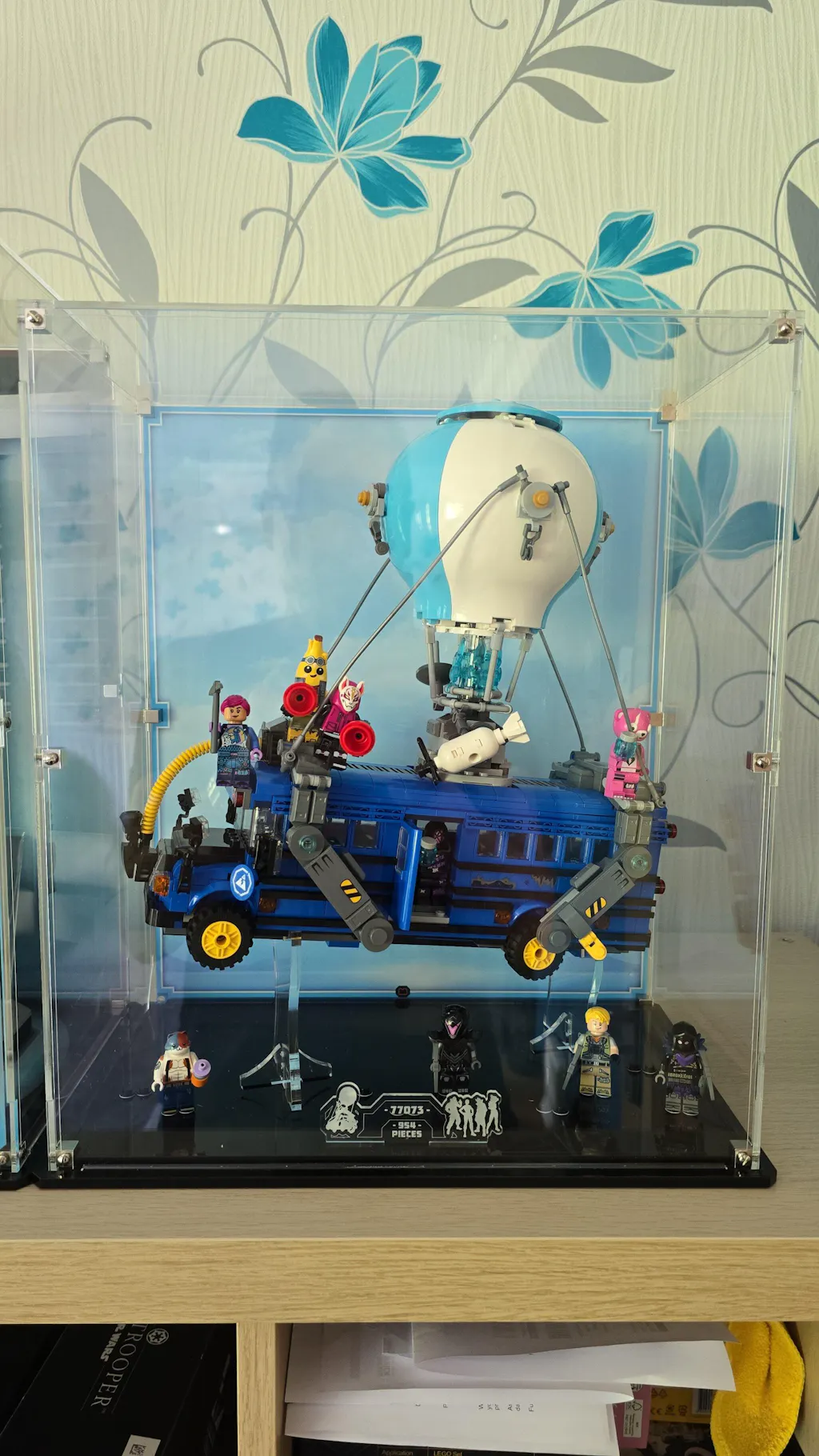 Display Case for LEGO® Fortnite™: Battle Bus (77073)