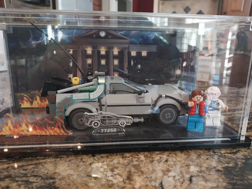 Display Case for LEGO® Speed Champions: Time Machine from Back to the Future (77256)