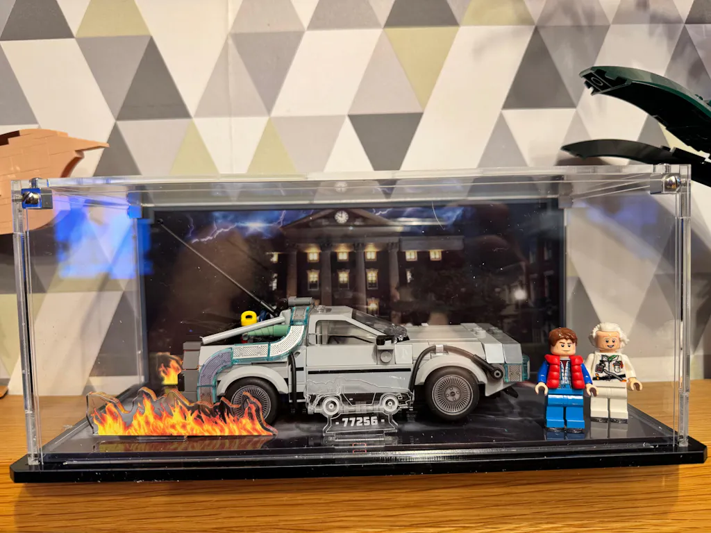 Display Case for LEGO® Speed Champions: Time Machine from Back to the Future (77256)