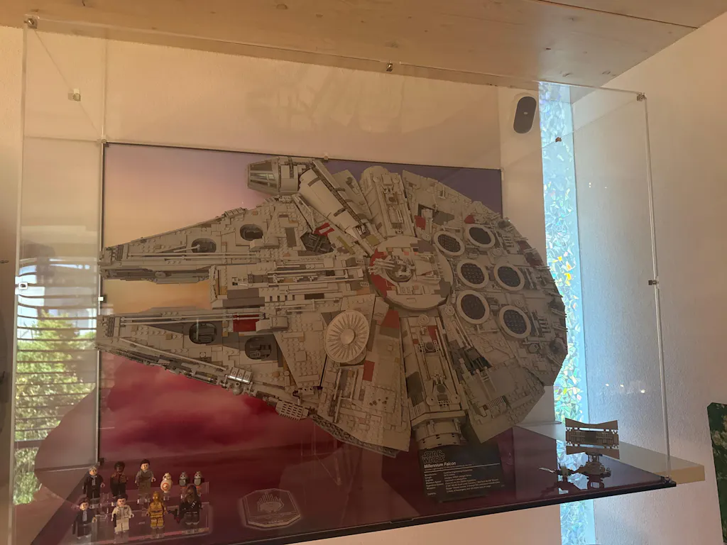 Display Case for LEGO® Star Wars™ UCS Millennium Falcon (75192)