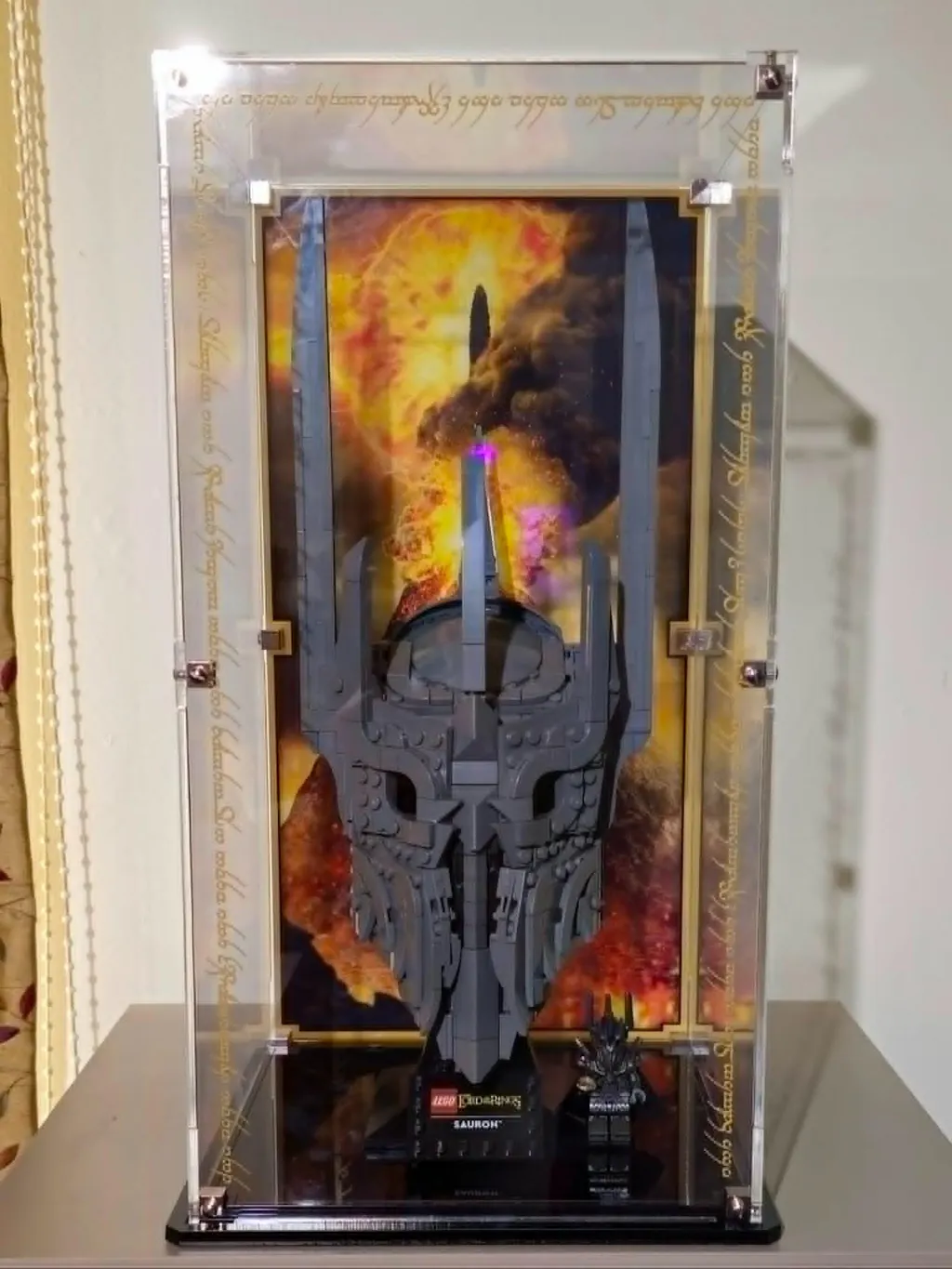 Display Case for LEGO® The Lord of the Rings: Sauron's Helmet (11373)
