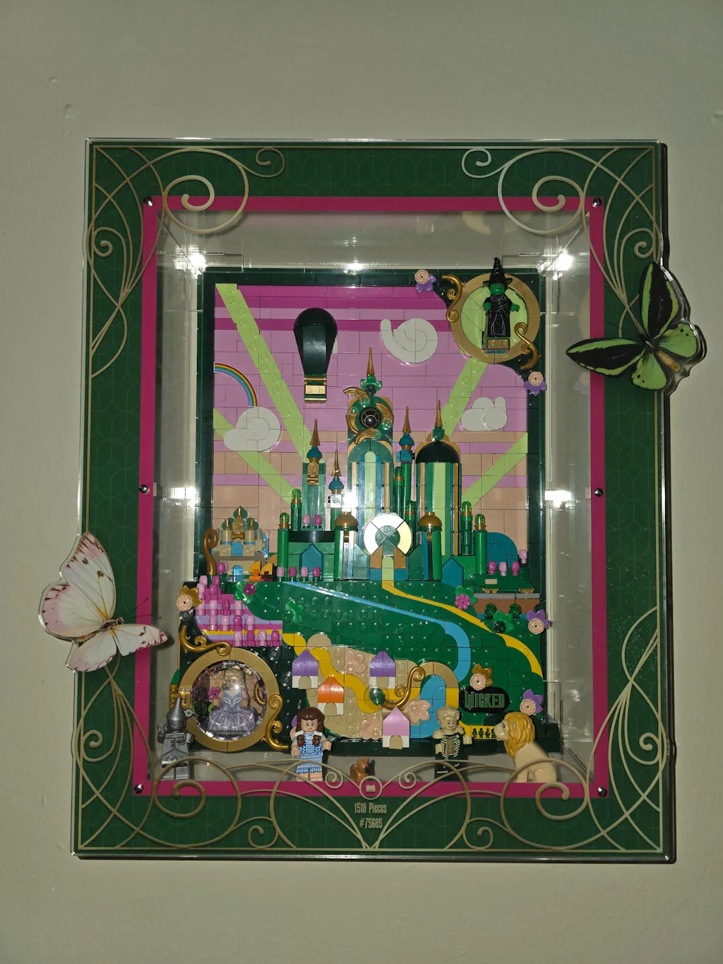 Wall Mounted Display Case for LEGO® Wicked: Emerald City Wall Art (75685)