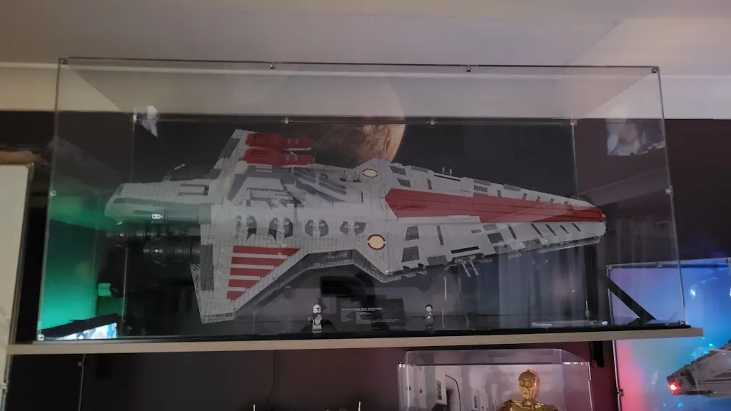 Display Case for LEGO® Star Wars™ Venator-Class Republic Attack Cruiser (75367)
