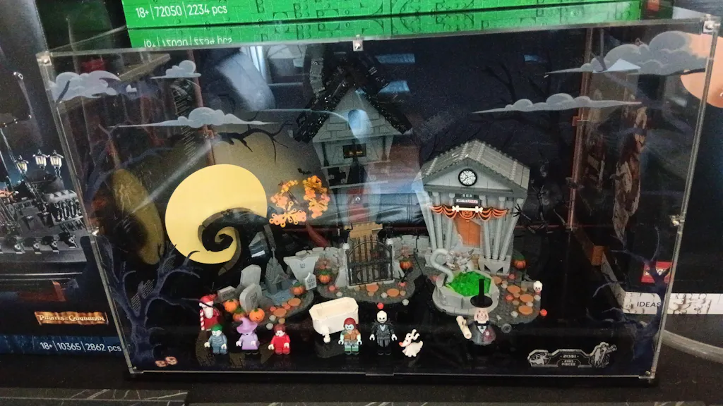 Display Case for LEGO® Ideas: The Nightmare Before Christmas (21351)