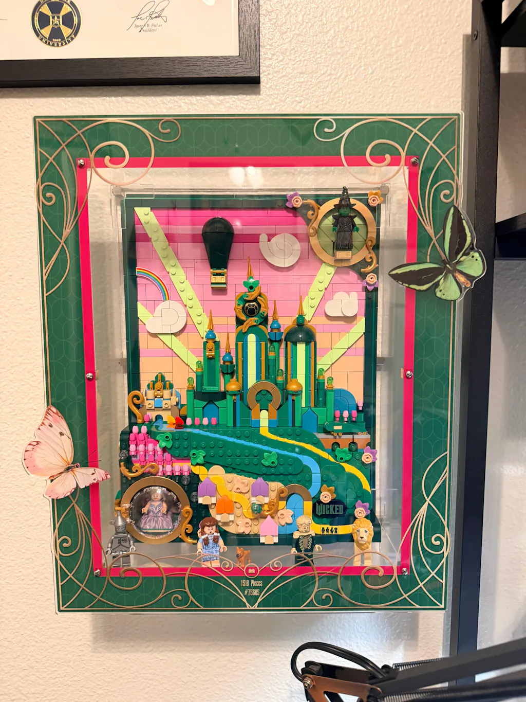 Wall Mounted Display Case for LEGO® Wicked: Emerald City Wall Art (75685)