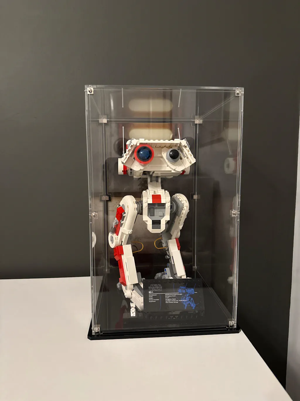 Display Case for LEGO® Star Wars BD-1 (75335)