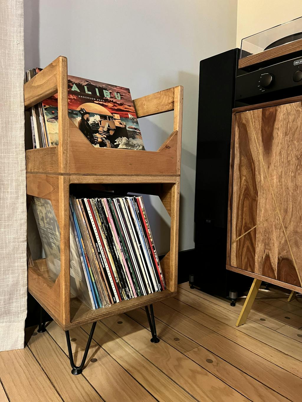 The Deluxe Jr. Vinyl Record Storage – WickerWoodWorks