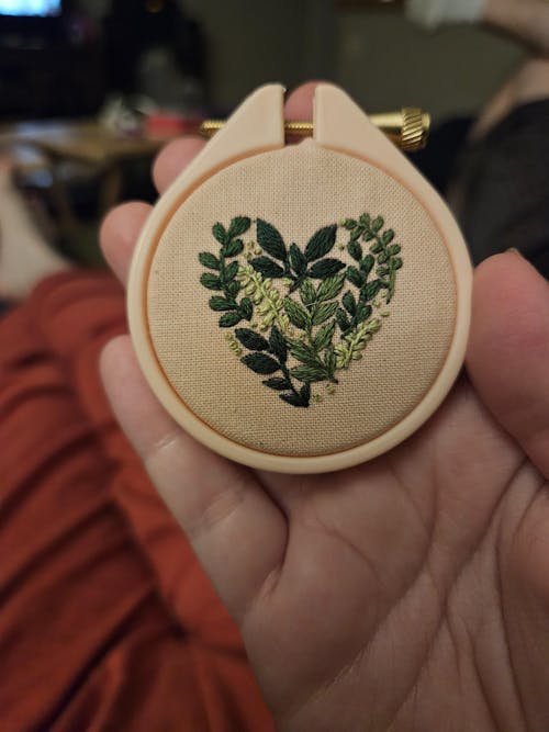 Leafy Heart Tiny Embroidery Kit