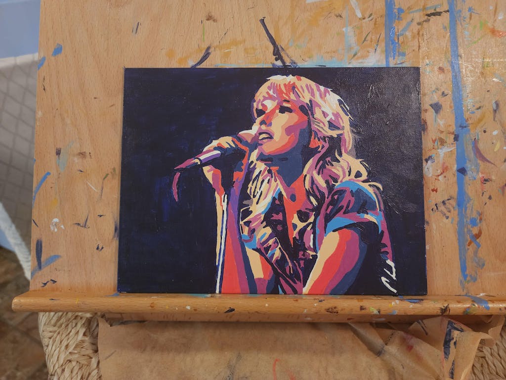 Taylor singing in colors