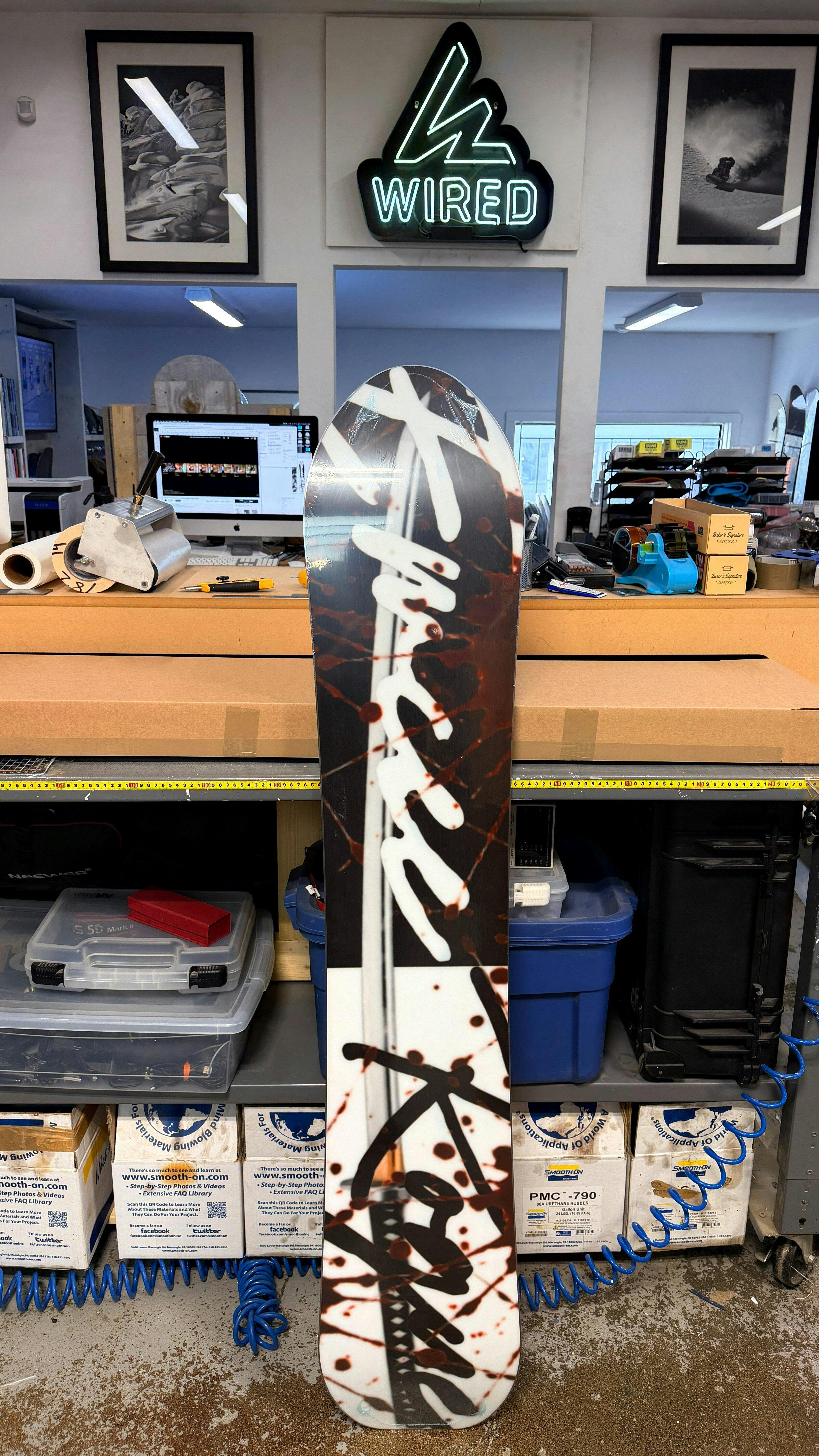 Recon Custom Snowboard – Directional Twin All-Mountain Performer