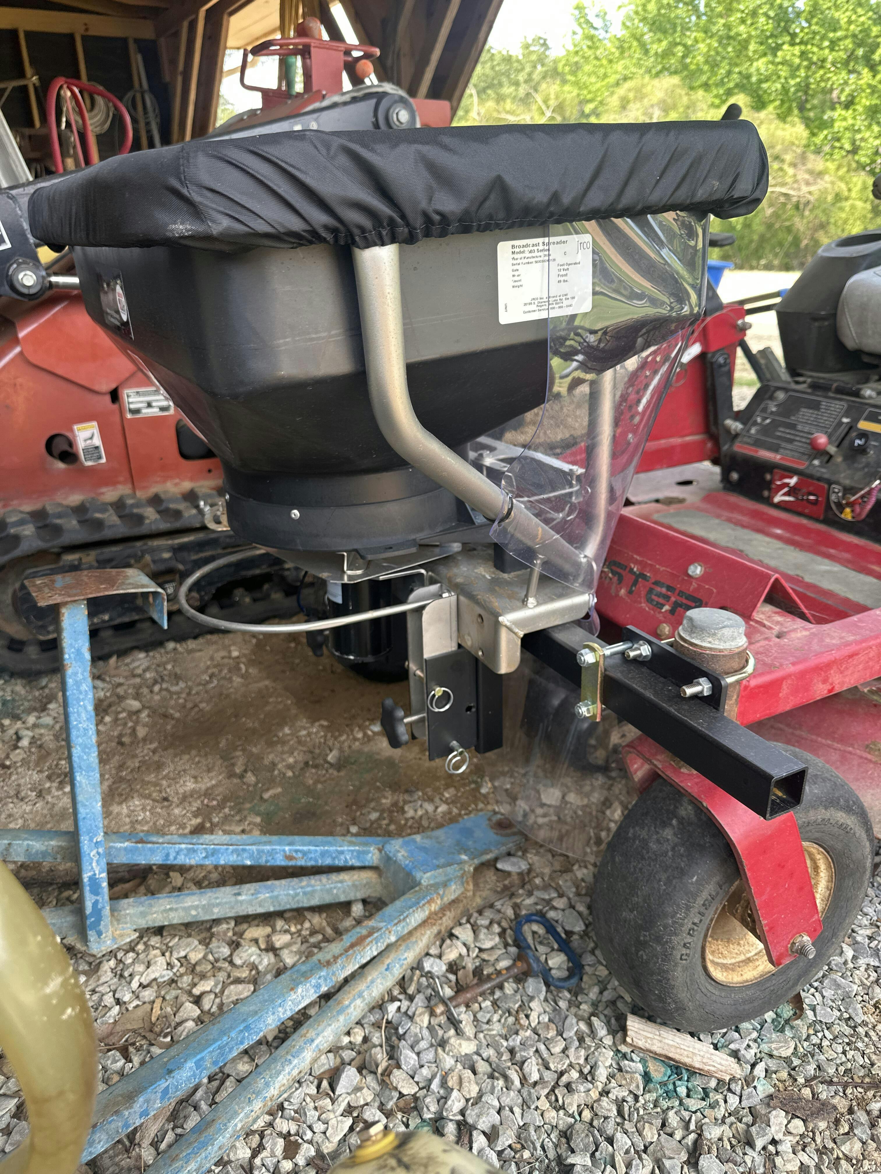 JRCO Broadcast Spreader For Zero-Turn Mowers (503.JRC) – Wood