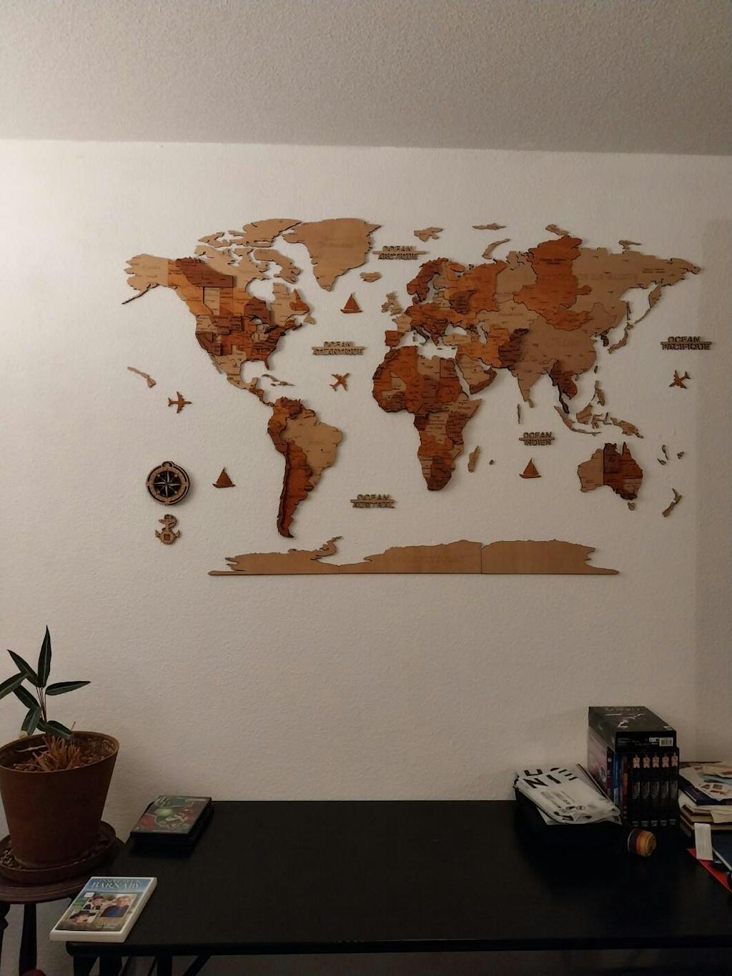 Carte du monde murale 3D en bois – gravure ultra-détaillée, fabrication française