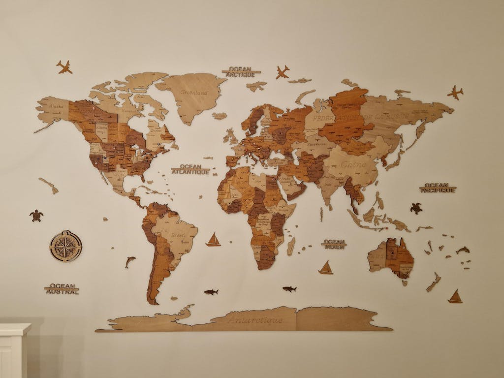 Carte du monde murale 3D en bois