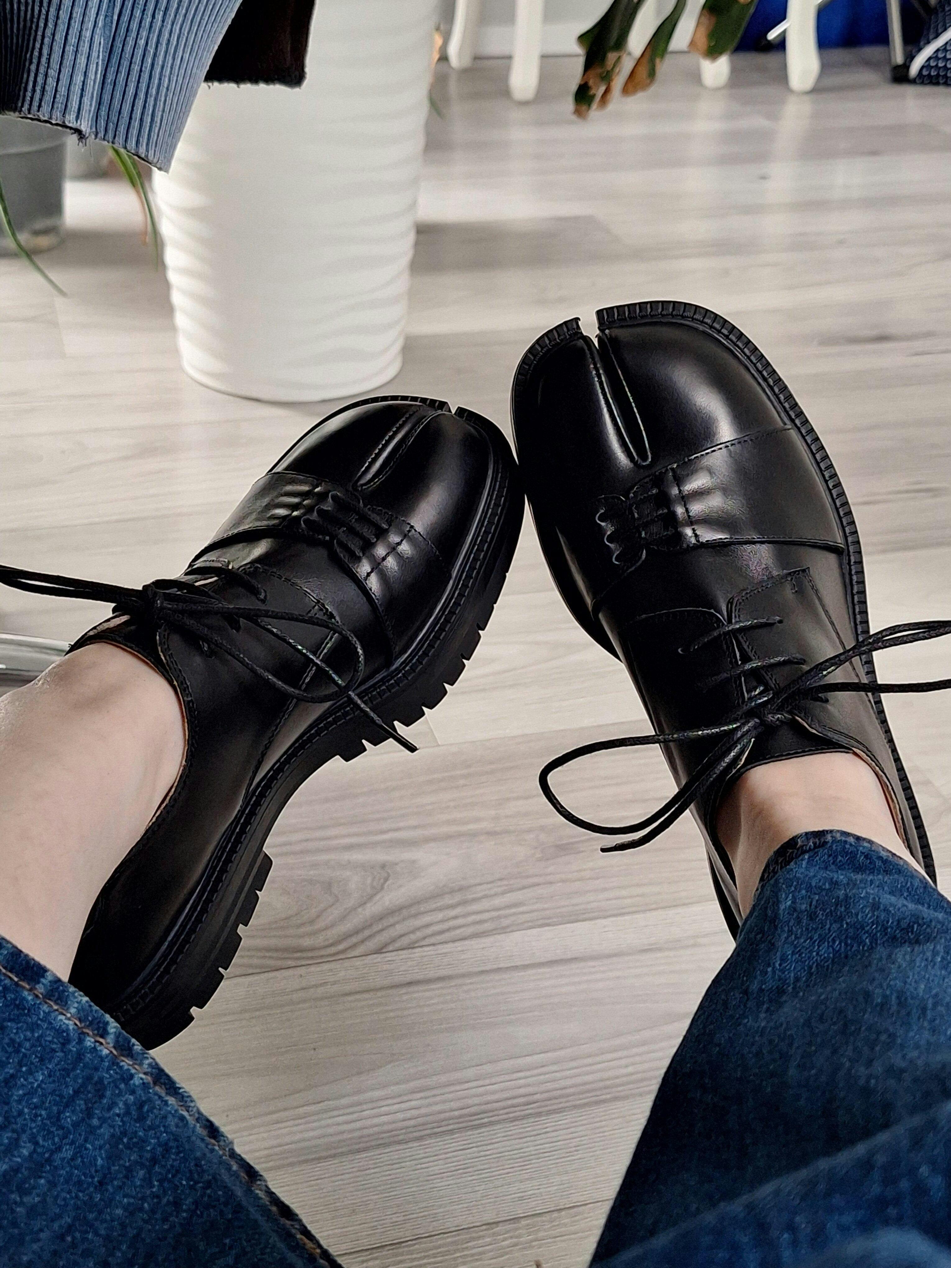 WoodchuckSato Black Cow Leather Tabi Derby Shoes with Double-Lace