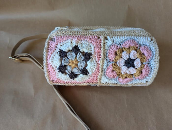 Kit for Cylindrical Bucket Bag, Purse, Complete DIY Kit with Detailed Instructions, Video Tutorials, for Beginners with Basic Crochet Knowledge or Intermediate and Advanced Crocheters