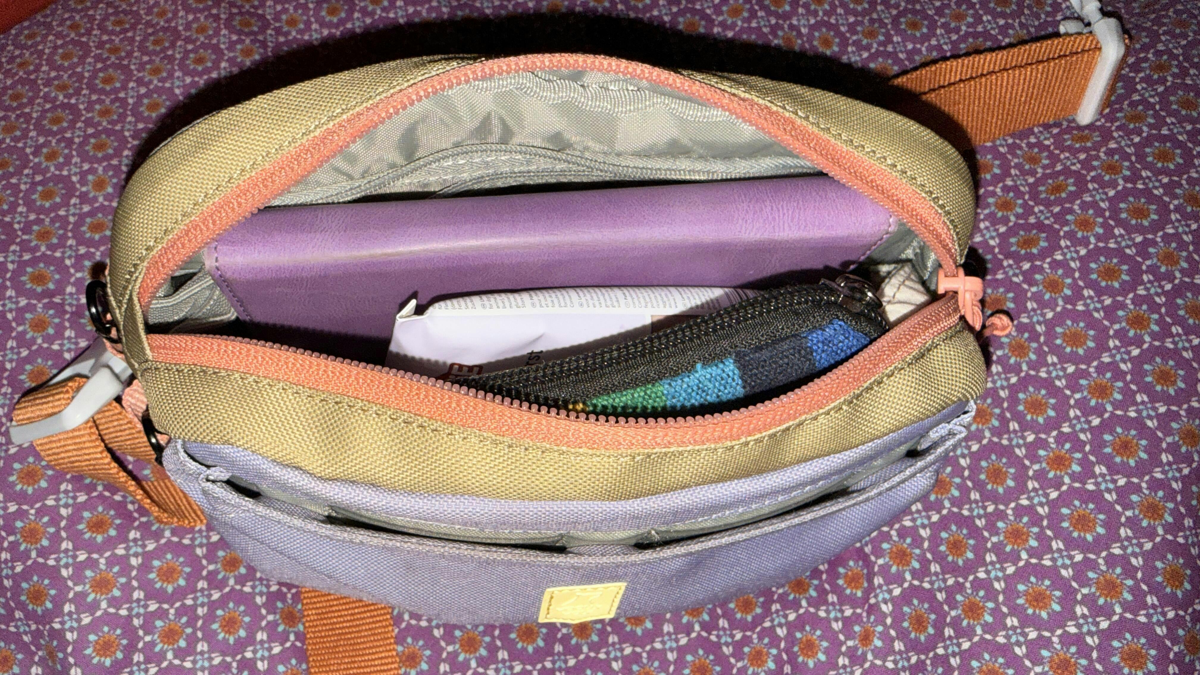 Lavender Hip Pack with Magnetic Closure for Dog Treats - Woolly Wolf