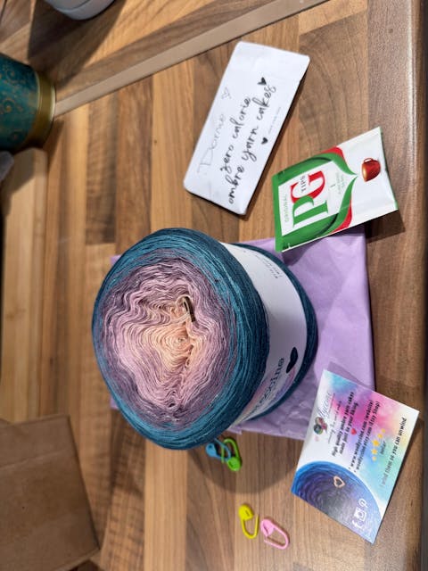 OL-035 Ombreccino / petrol, light petrol, violet, dirty pink, peach & iridescent lurex