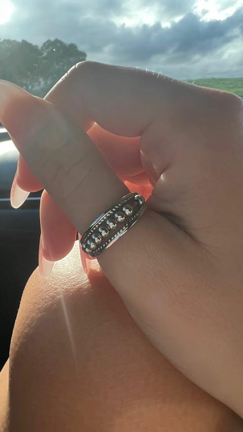 Pendulum Sliding Worry Ring