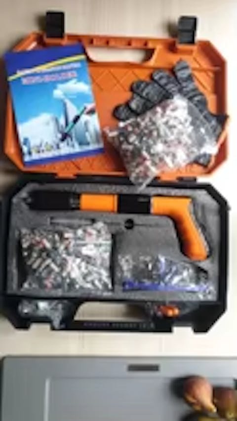 Clavadora Silenciosa NAILER™ – Cuelga sin taladro + 50 clavos GRATIS