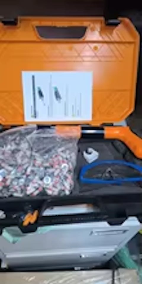 Clavadora Silenciosa NAILER™ – Cuelga sin taladro + 50 clavos GRATIS