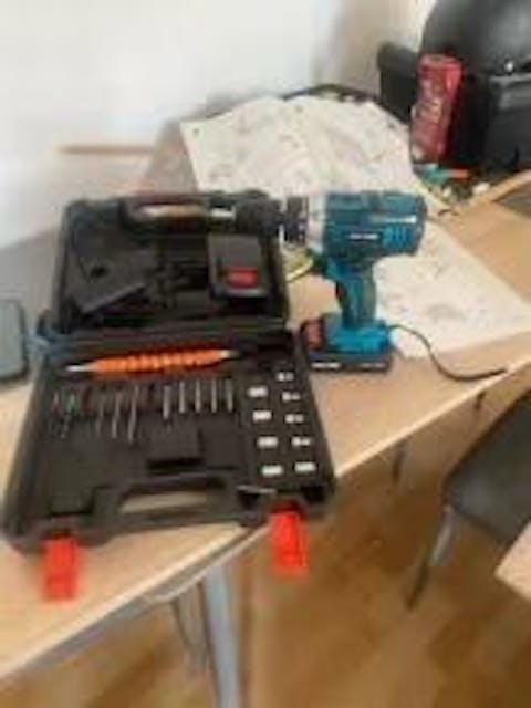 Kit Taladro Inalámbrico Profesional con Doble Batería y Maletín de Accesorios – 18 Niveles de Torsión