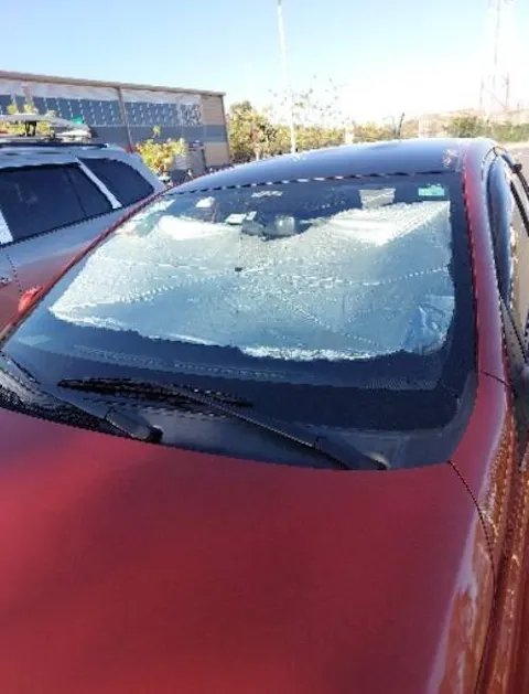 SombraDrive™ – Parasol Plegable para Coche tipo Paraguas