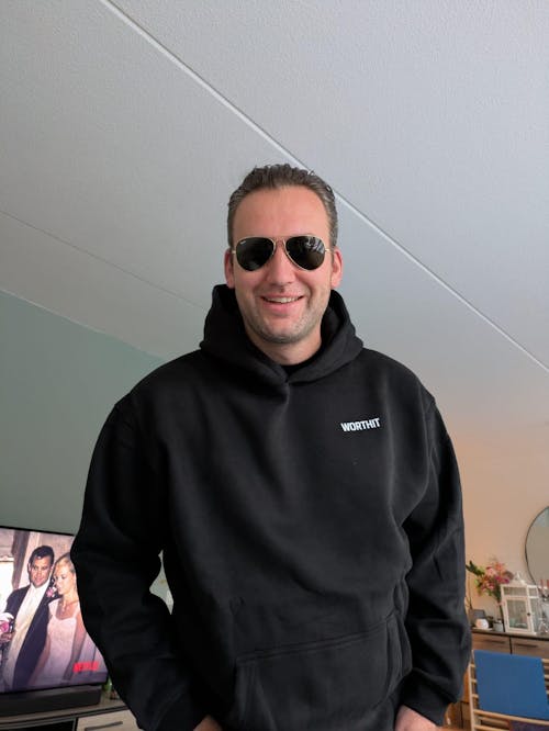 HOODIE - PUSHING LIMITS (BLACK)