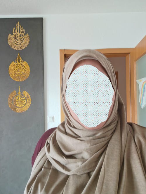 Premium jersey hijab "Mariposa" made of silk and organic cotton (hazelnut)