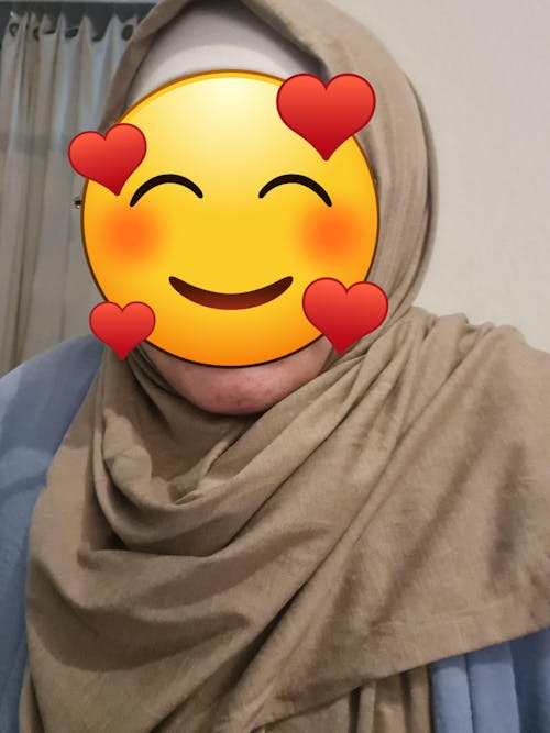 Premium jersey hijab "Mariposa" made of silk and organic cotton (hazelnut)