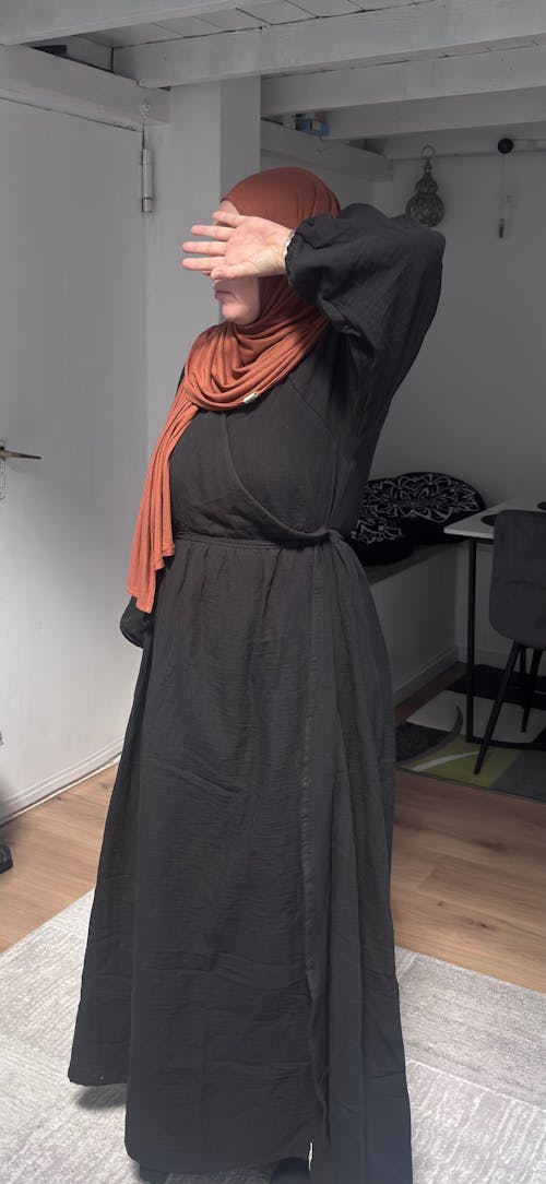 Abaya d'allaitement "Lunaria" en coton bio (Powder)