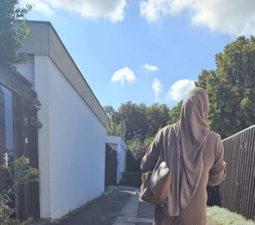 Crinkle Chiffon Hijab "Sandy" gemaakt van viscose en linnen (Deep Taupe)
