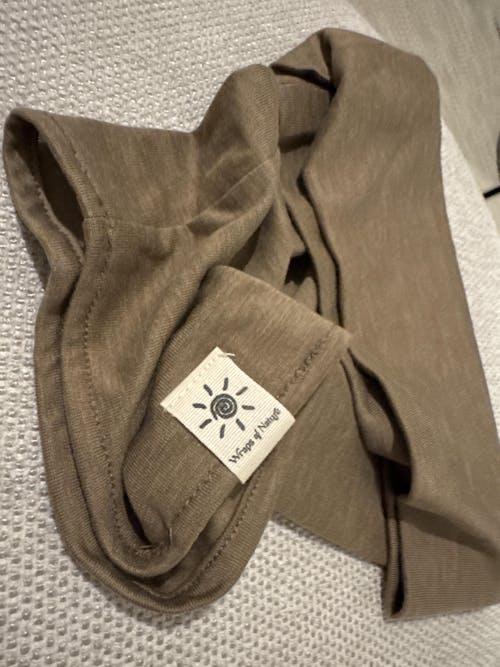 "Mariposa" (hazelnoot) muts van zijde en biologisch katoen