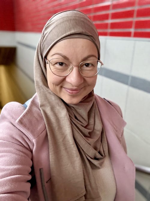 Schlauchbonnet aus Seide und Bio-Baumwolle "Mariposa" (Haselnuss)