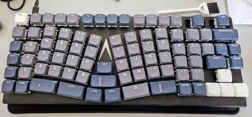 X-Bows Knight Plus: Programmable Ergonomic Mechanical Keyboard – X