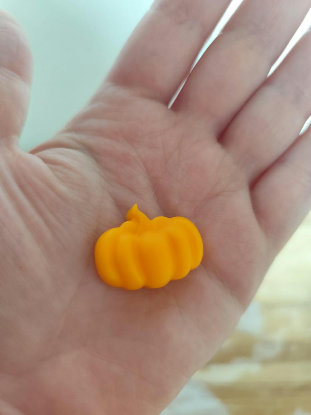 צבעי שעווה לנרות, שבבי שעווה של חברת Bekro.