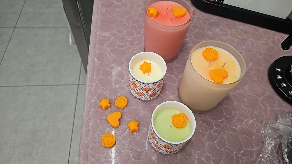 צבעי שעווה לנרות, שבבי שעווה של חברת Bekro.