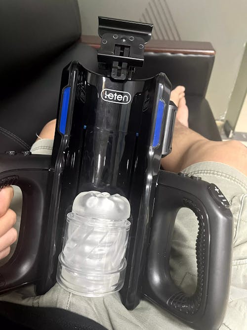 XT5 Auto Quickshot Stroker With 2 Sleeves 10 Modes & 10 Speeds