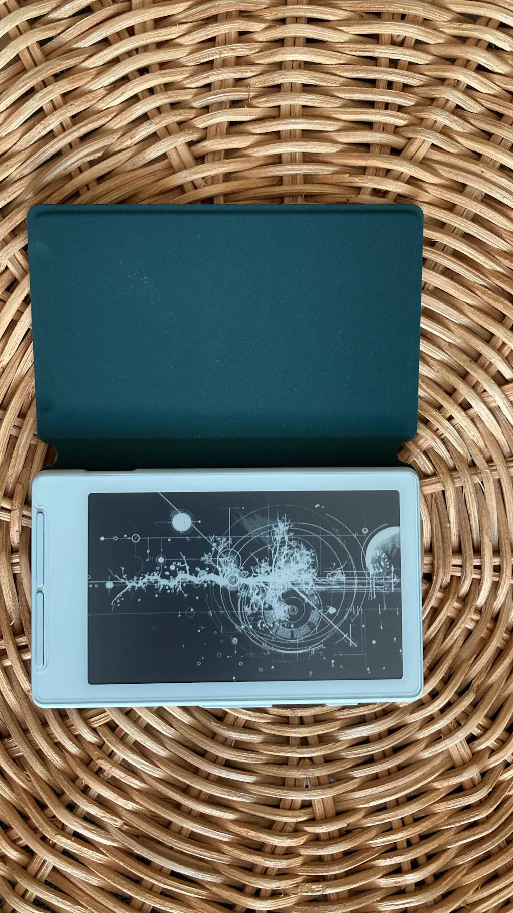 Xteink X4 Pocket eReader