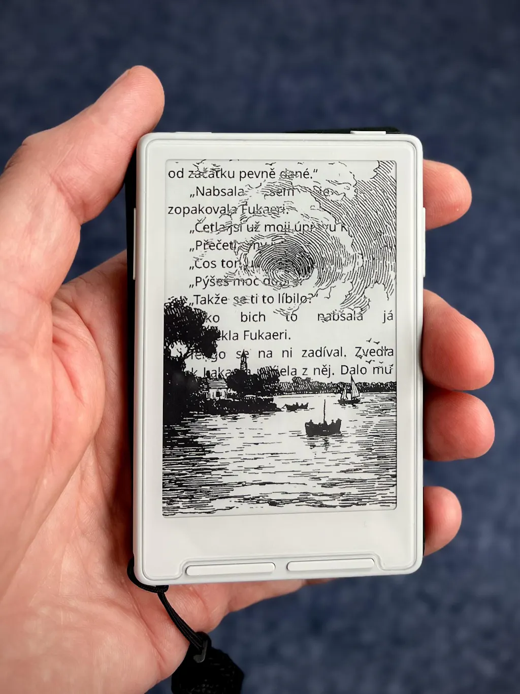 Xteink X4 Pocket eReader