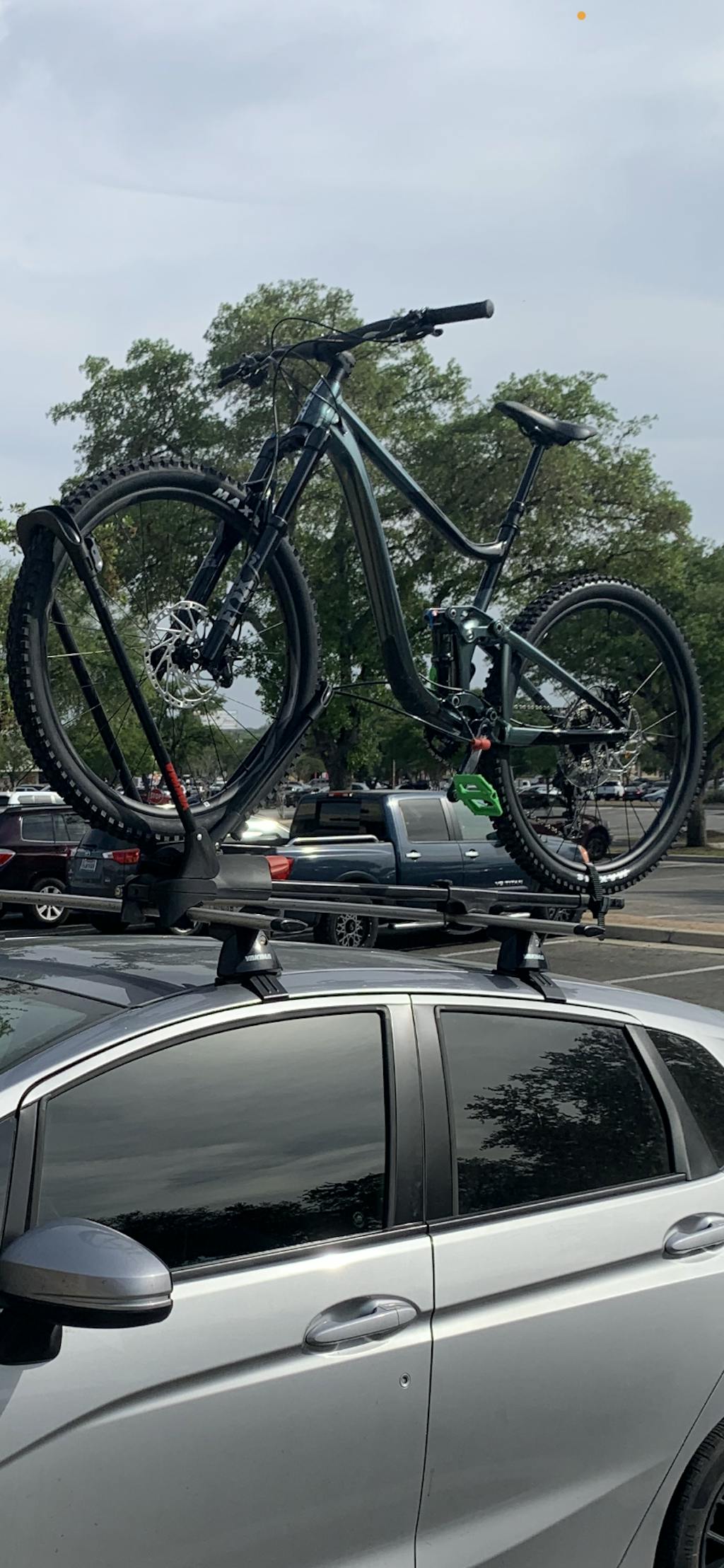 FrontLoader Rooftop Upright Bike Mount Yakima