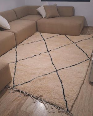 Beige Moroccan Rug – Handwoven Wool Carpet with Diamond Outline Motif