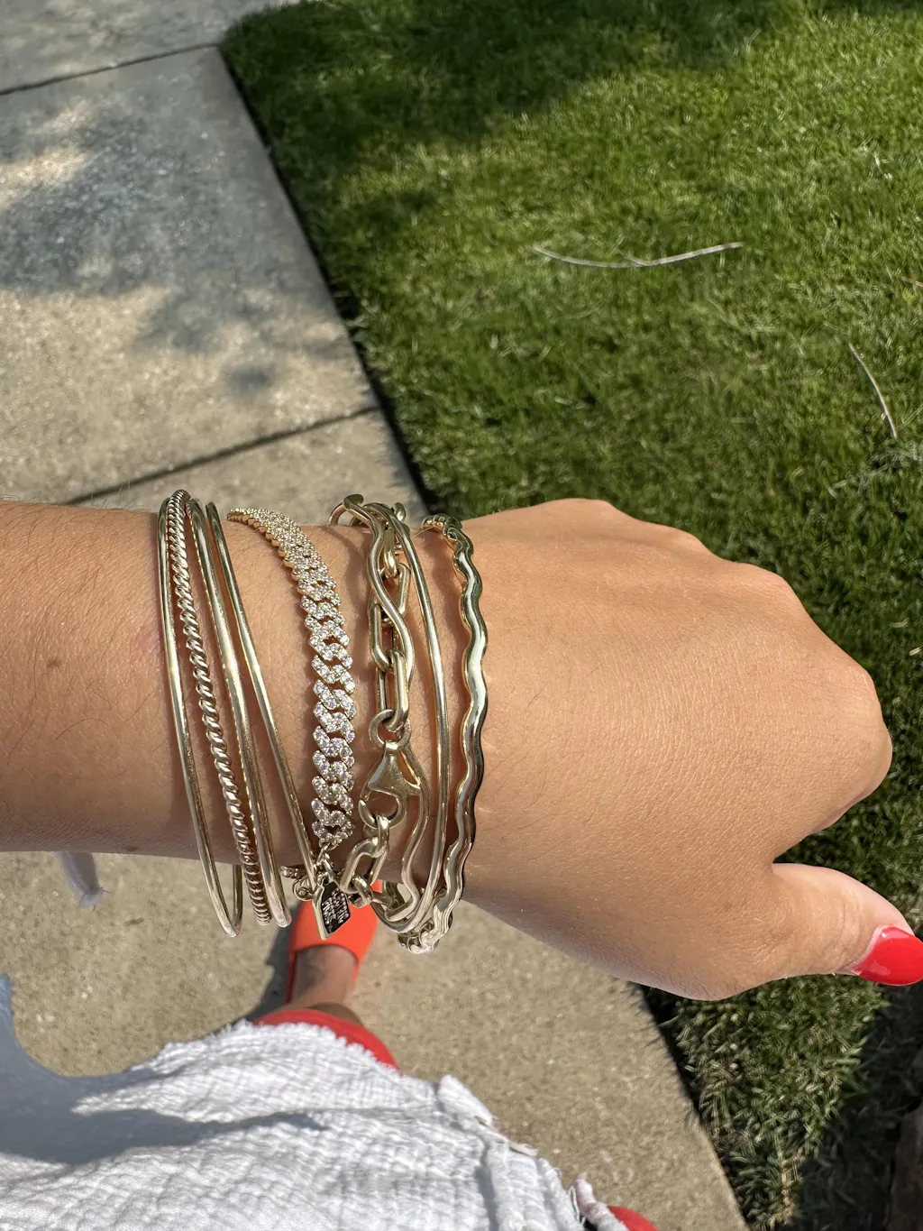 The Thick Wavy Bangle – Yearly Co.