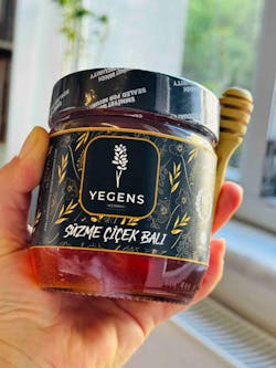 900 gr Yegens Doğal Süzme Çiçek Balı | TA17.5+ | 900 Prolin | Erzincan - Kemah | Hakiki Bal