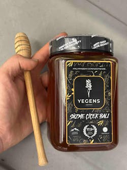 900 gr Yegens Doğal Süzme Çiçek Balı | TA17.5+ | 900 Prolin | Erzincan - Kemah | Hakiki Bal