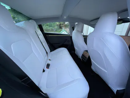 TOPABYTE Set Personalizzato Coprisedili Auto per Tesla Model 3 Model Y Model S Model X 2017-2026, Conducente e Passeggero Auto Cuscino, Seta Ghiaccio Traspirante e Antiscivolo, Bianco (Senza LOGO