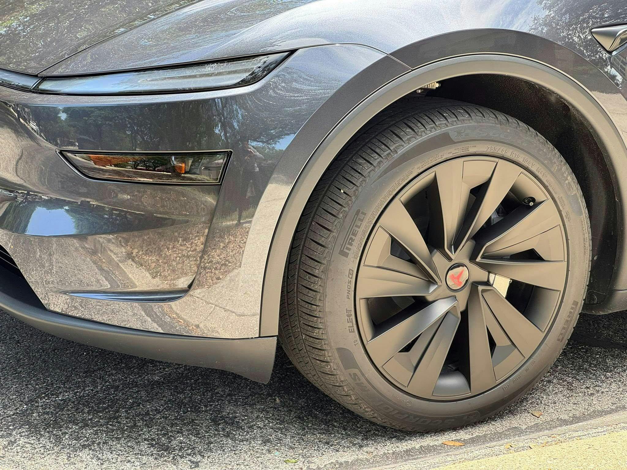 Tesla Model Y Juniper 2025+ 19